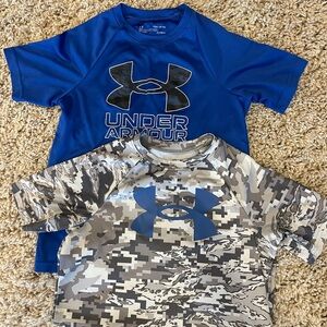 Two Under Armour Boys T shirts in size Youth Small. Good condition!